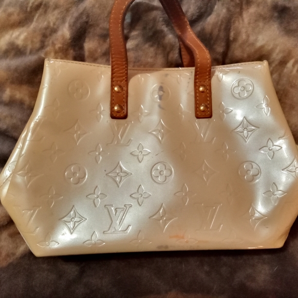 Louis Vuitton Reade Shoulder Bag PM Ivory Leather Monogram Vernis - Picture 2 of 9